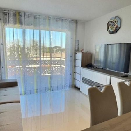 A 150M De La Plage - Coquet Appartement Pour 4 Personnes Vias Luaran gambar