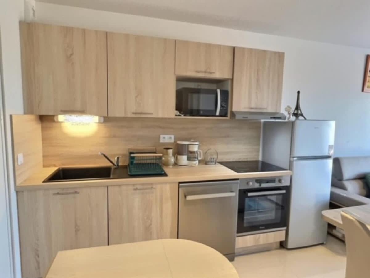 A 150M De La Plage - Coquet Appartement Pour 4 Personnes Vias Luaran gambar