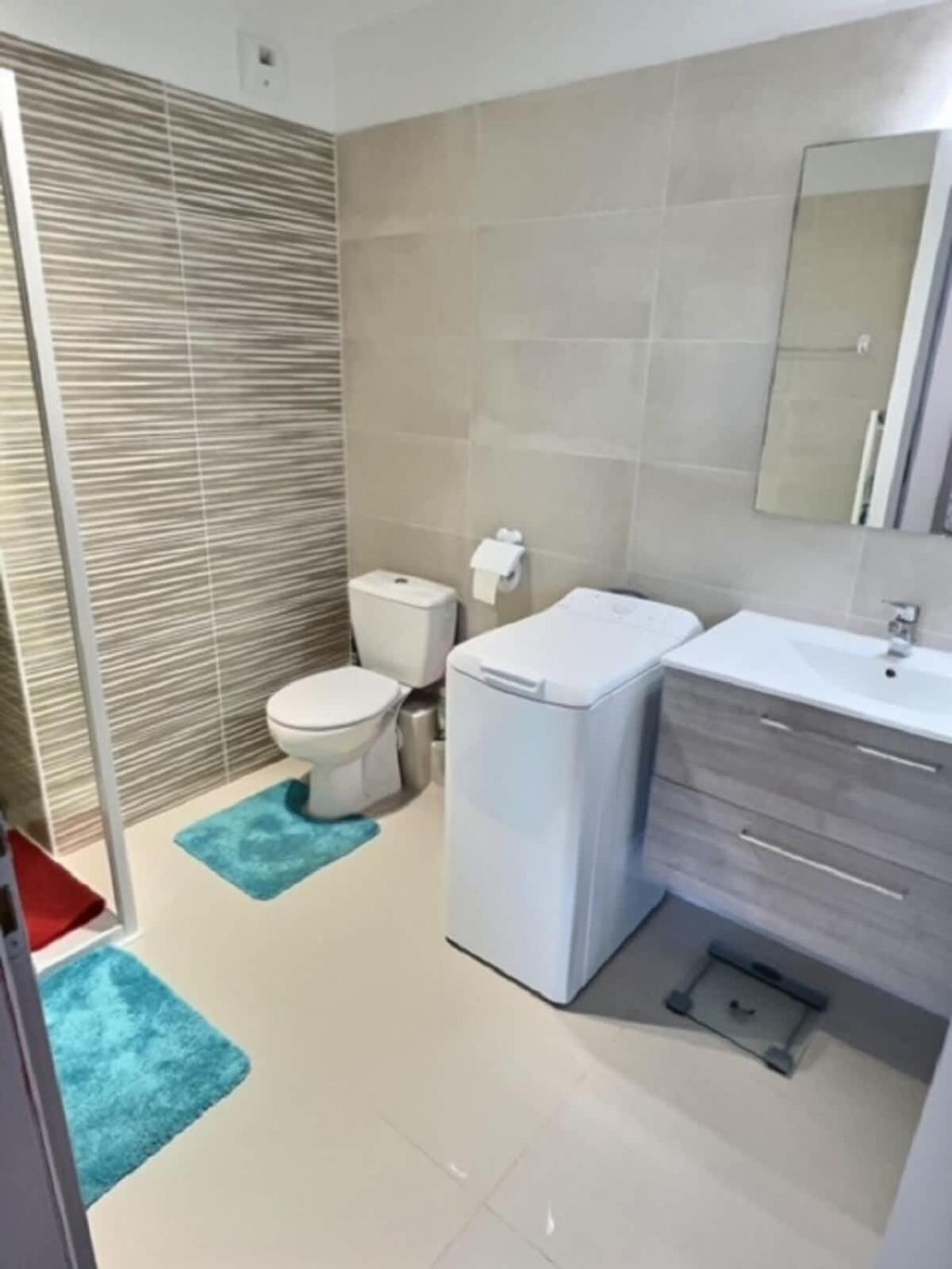 A 150M De La Plage - Coquet Appartement Pour 4 Personnes Vias Luaran gambar