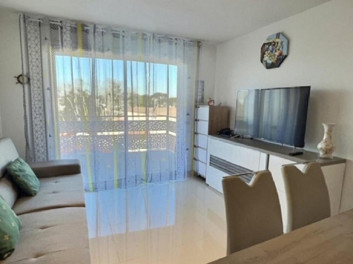 A 150M De La Plage - Coquet Appartement Pour 4 Personnes Vias Luaran gambar